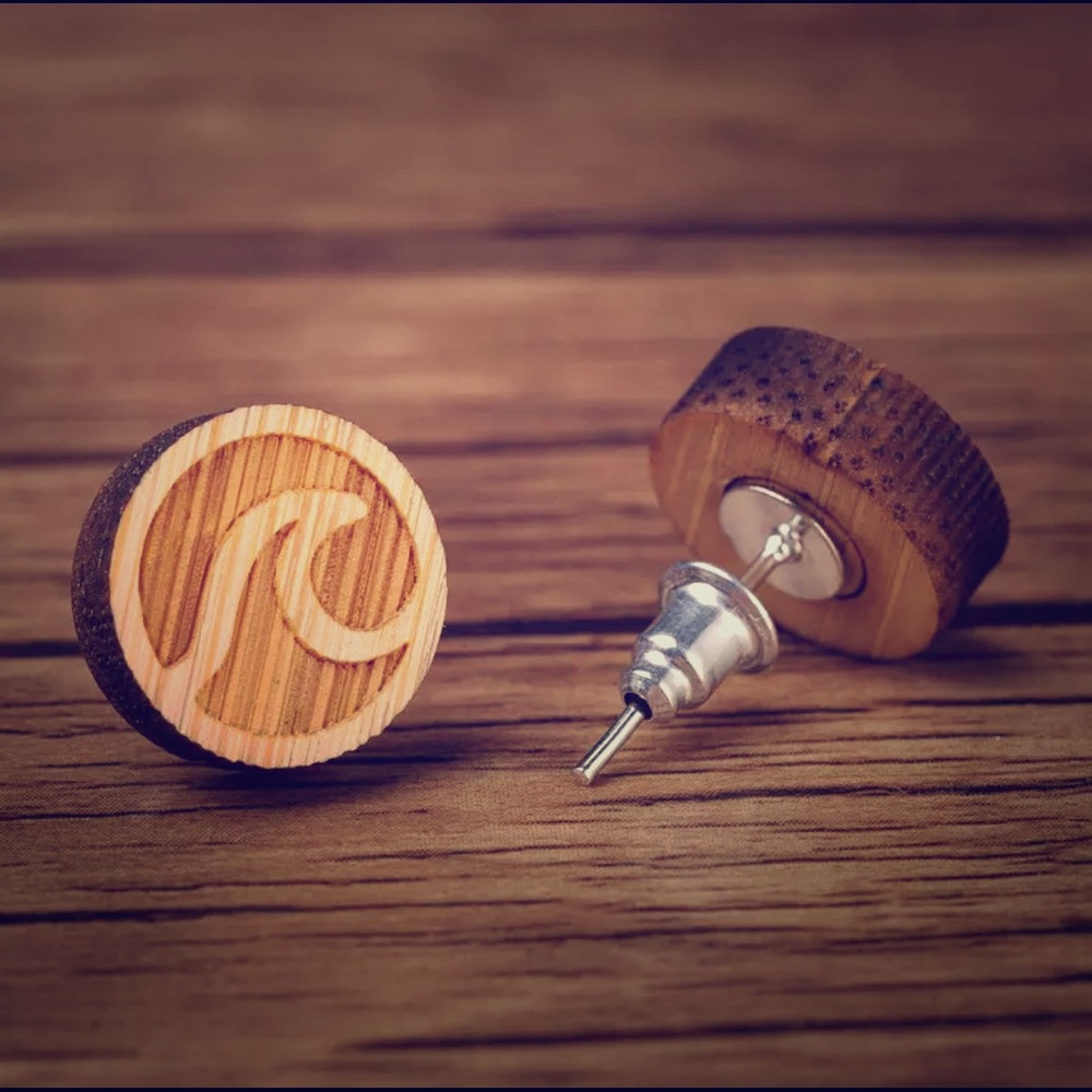 Wood Ocean Wave Stud Earrings•
